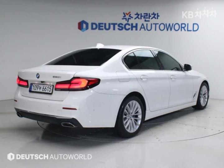 BMW 5 Series G30 520i Luxury 3