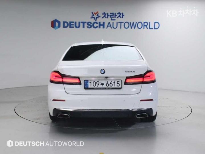 BMW 5 Series G30 520i Luxury 5
