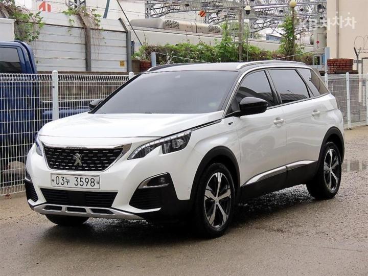 Peugeot 5008 1.5 Blue HDi Allure 3