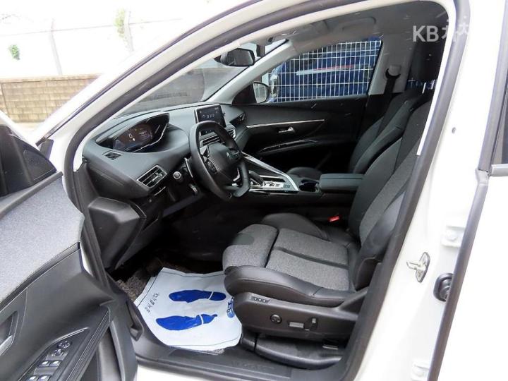 Peugeot 5008 1.5 Blue HDi Allure 6