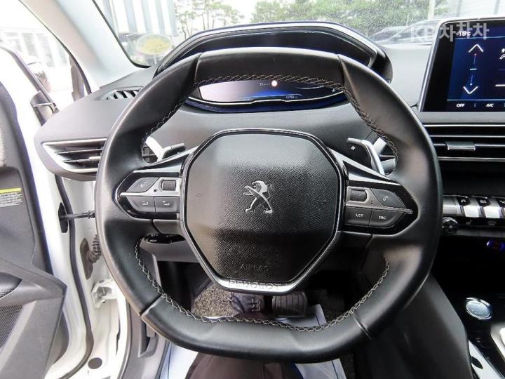 Peugeot 5008 1.5 Blue HDi Allure 9