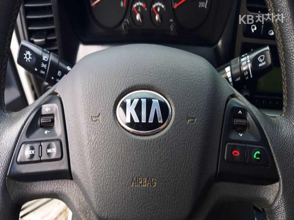2014 - kia bongo iii