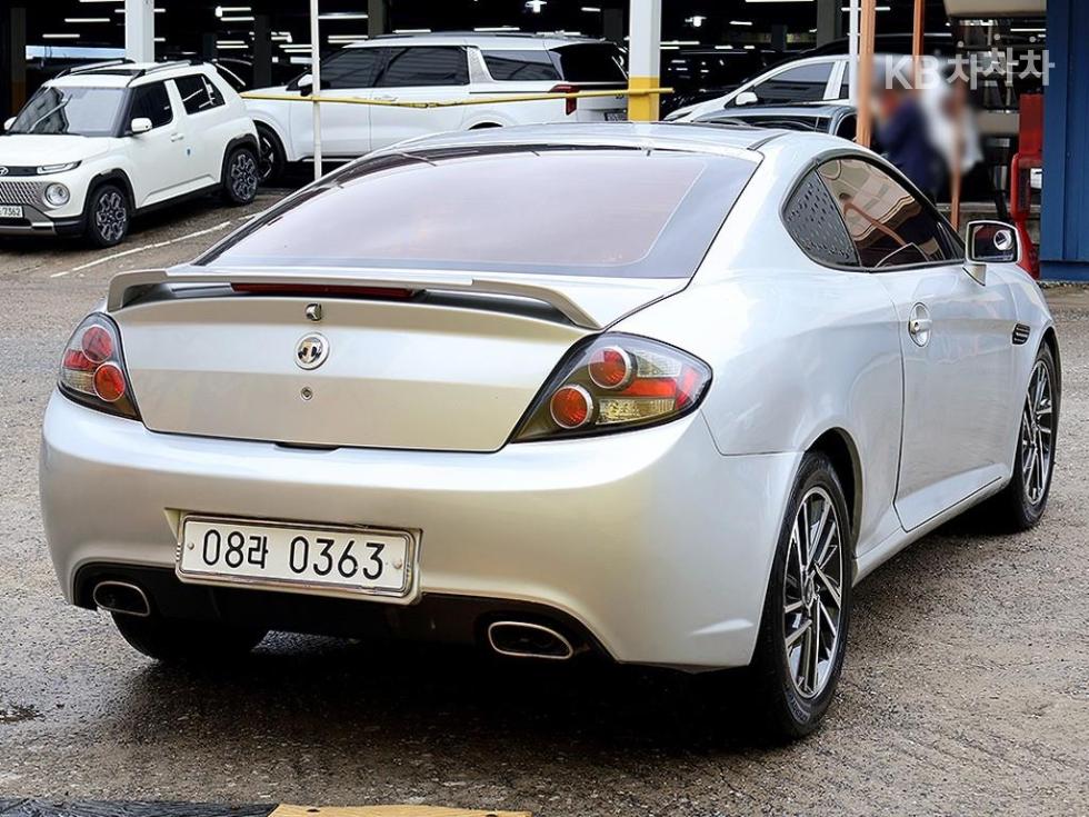 Hyundai Tuscani 2008 photo 4