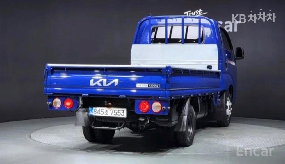 2023 - kia bongo iii