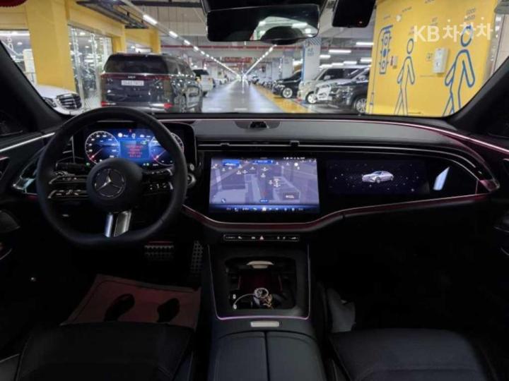 Mercedes-Benz E-Class W214 E300 4MATIC Exclusive 7