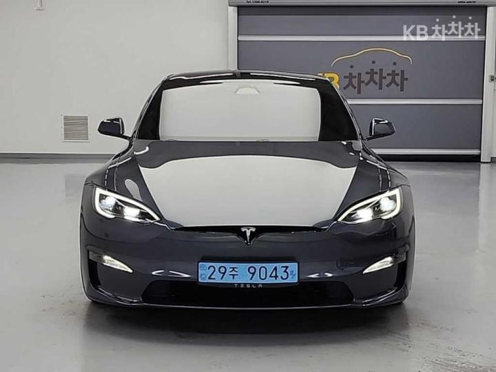 Tesla Model S Plaid — foto 1