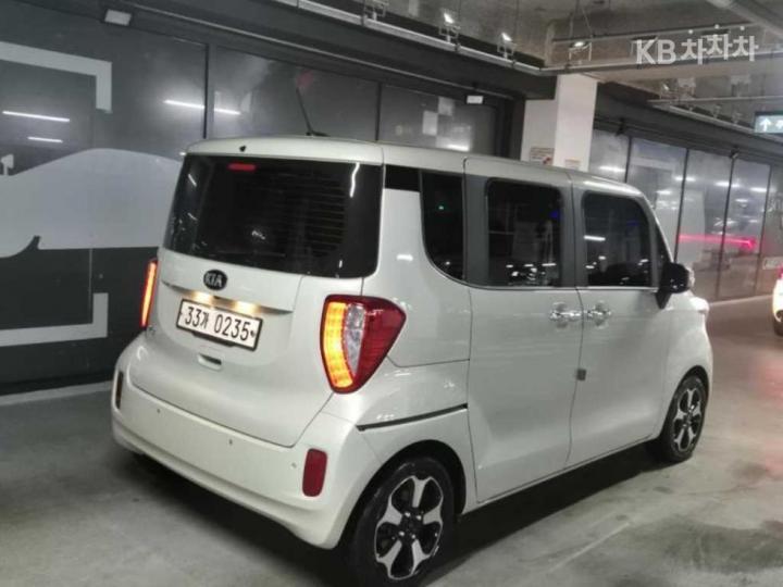 Kia Ray 1.0 Gasoline Prestige 5