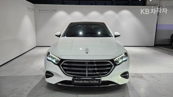 Mercedes-Benz E-Class W214 E220d 4MATIC Exclusive