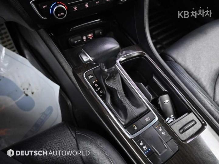 Kia K5 2.0 Gasoline SX Noblesse 10