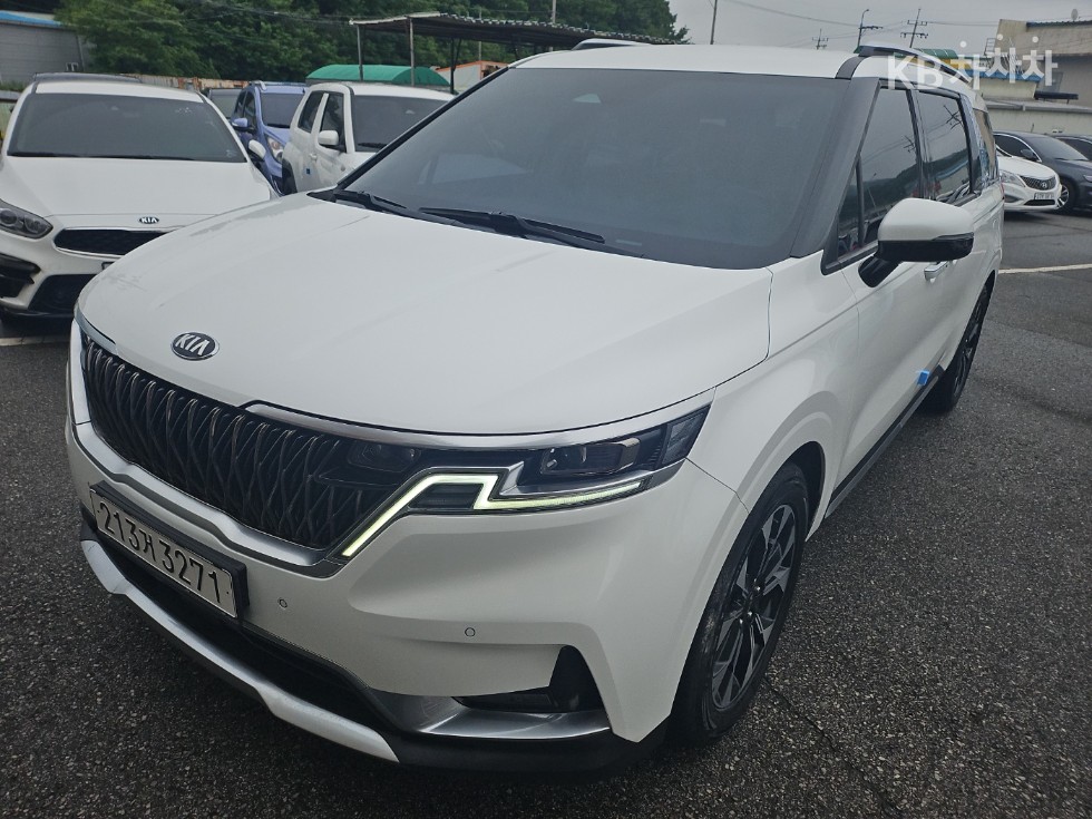 2021 - kia carnival