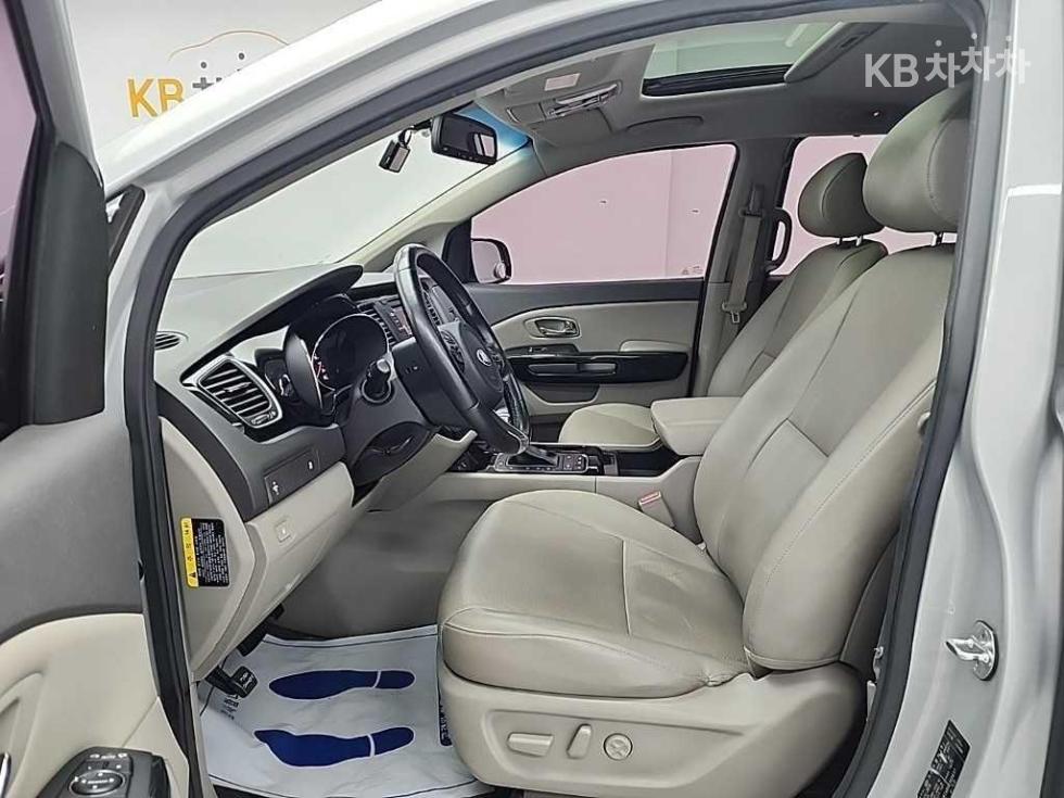 2017 - kia carnival