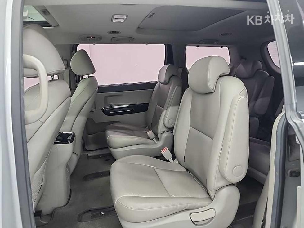 2017 - kia carnival