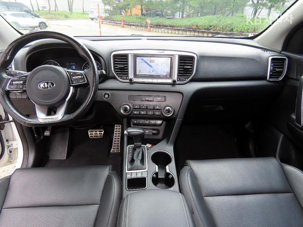 2020 - kia sportage