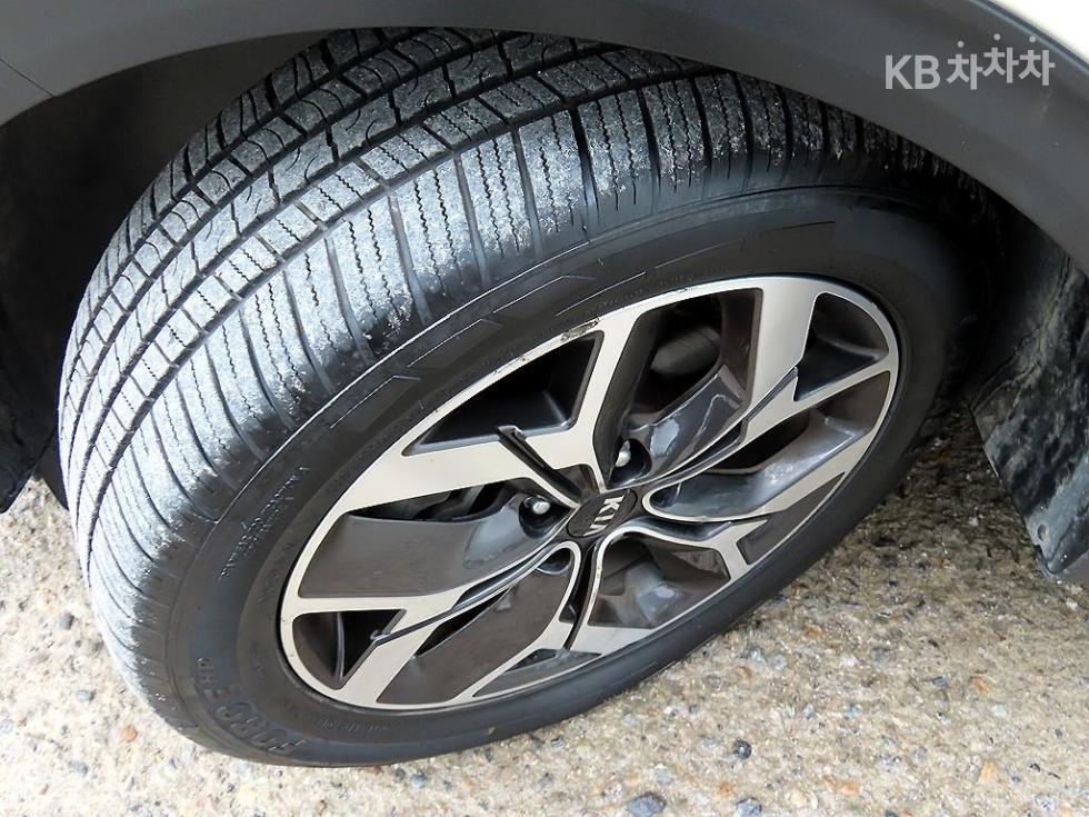 2020 - kia sportage