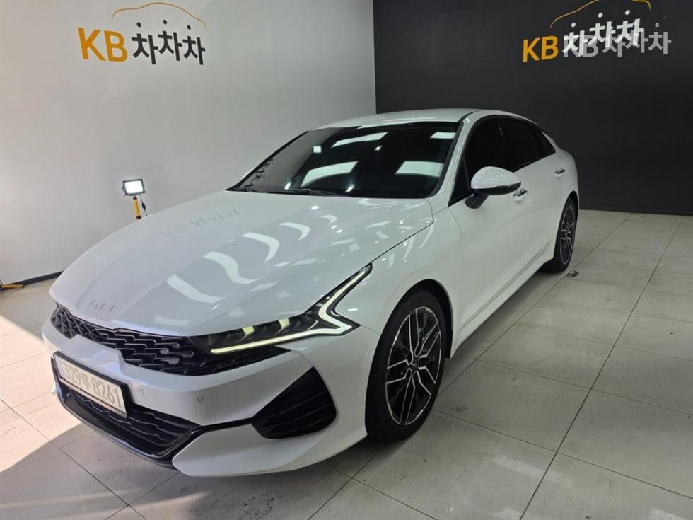 2022 - kia k5