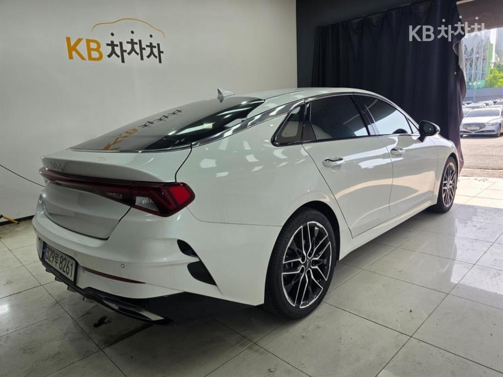 2022 - kia k5