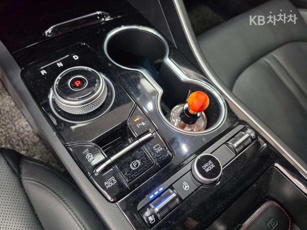 2022 - kia k5
