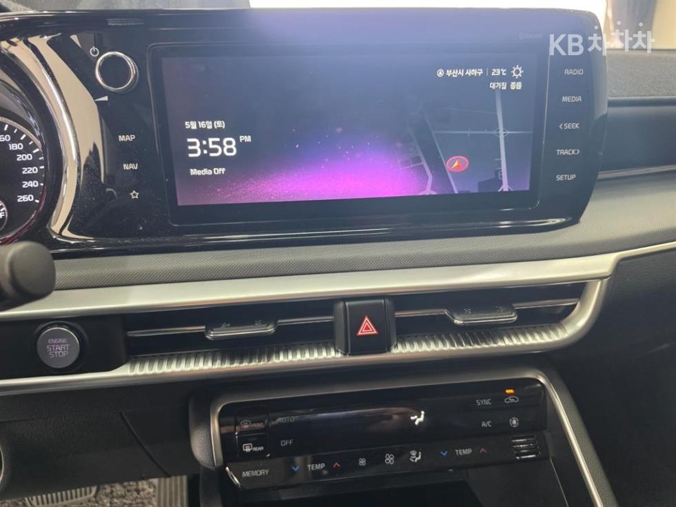 2022 - kia k5