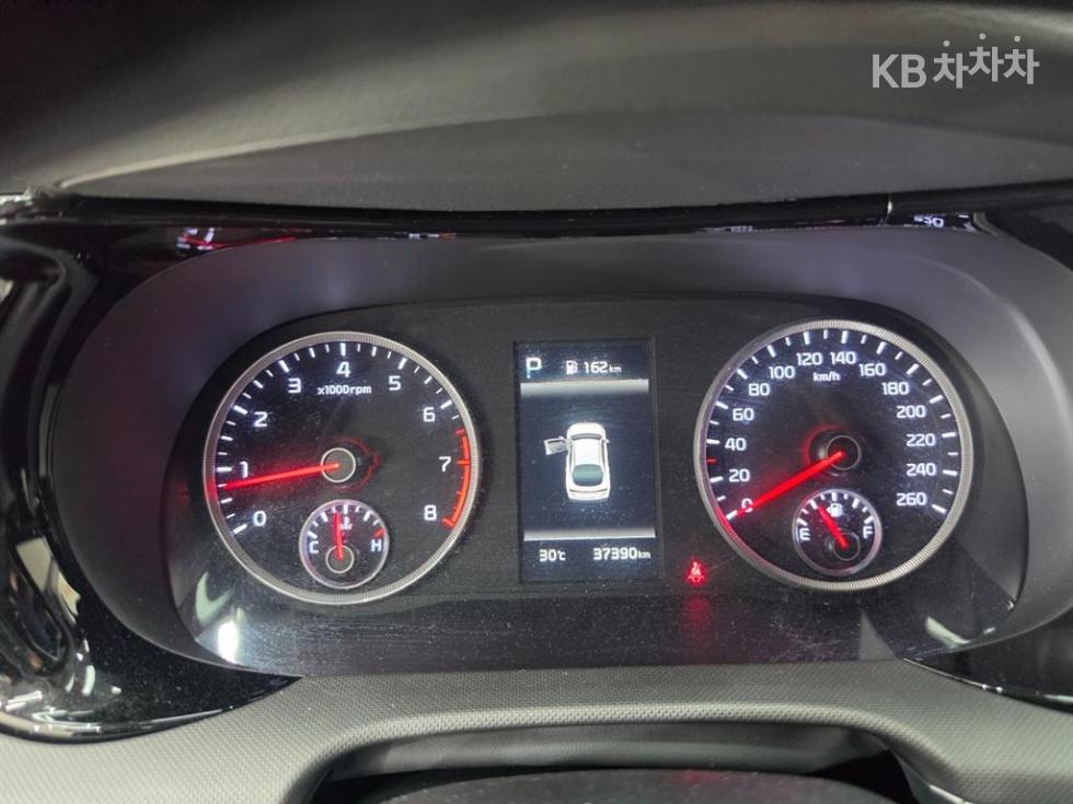 2022 - kia k5