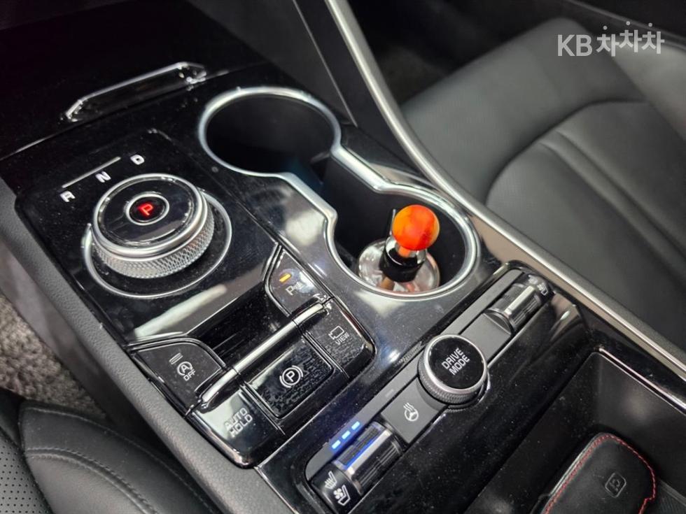 2022 - kia k5