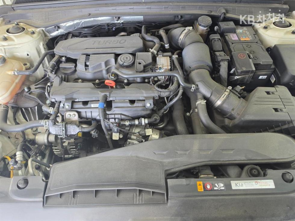 2022 - kia k5