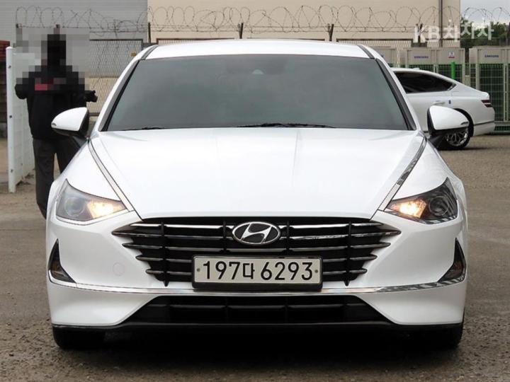 Hyundai Sonata 2.0 LPG 렌터카 — foto 1
