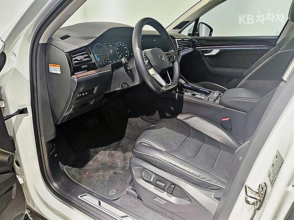 2024 - volkswagen touareg