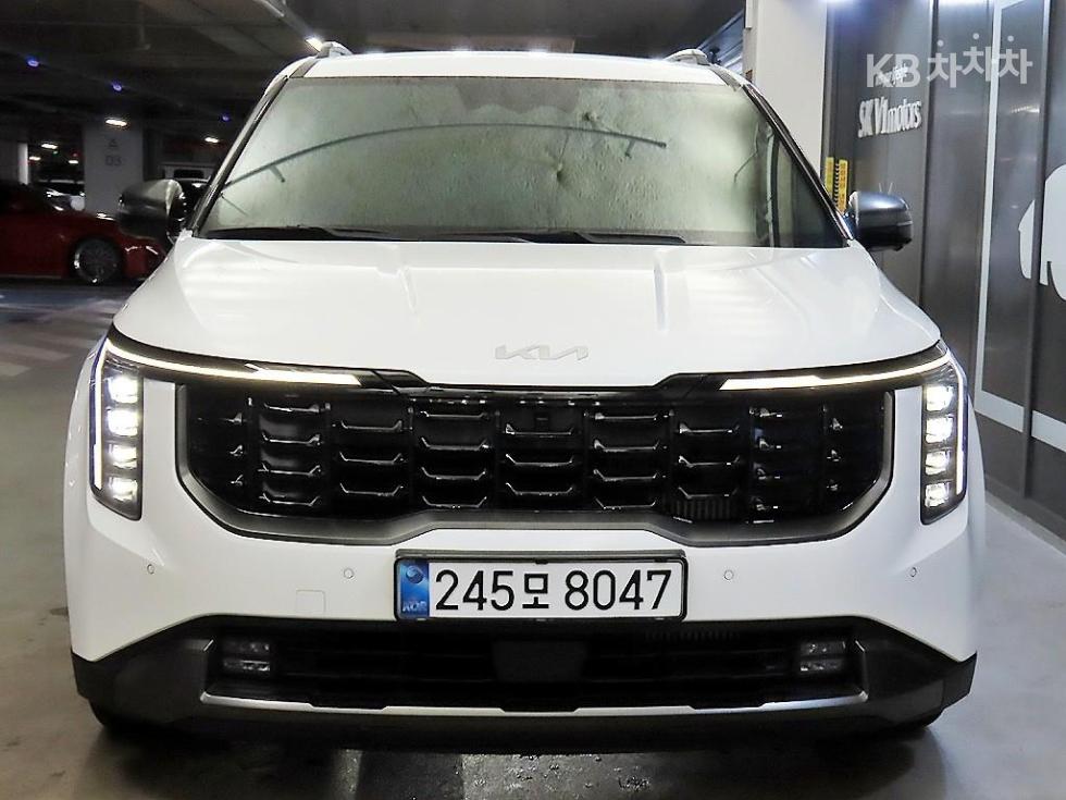 2025 Kia 4 photo