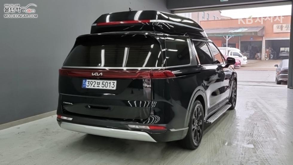2023 - kia carnival