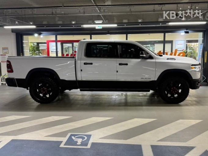2018 Dodge Used Car photo