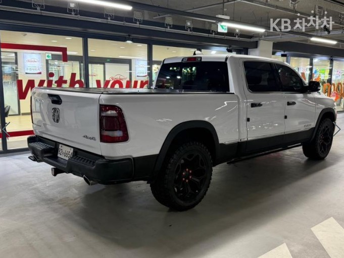 2018 Dodge Used Car photo