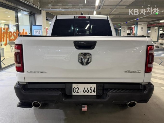 2018 Dodge Used Car photo