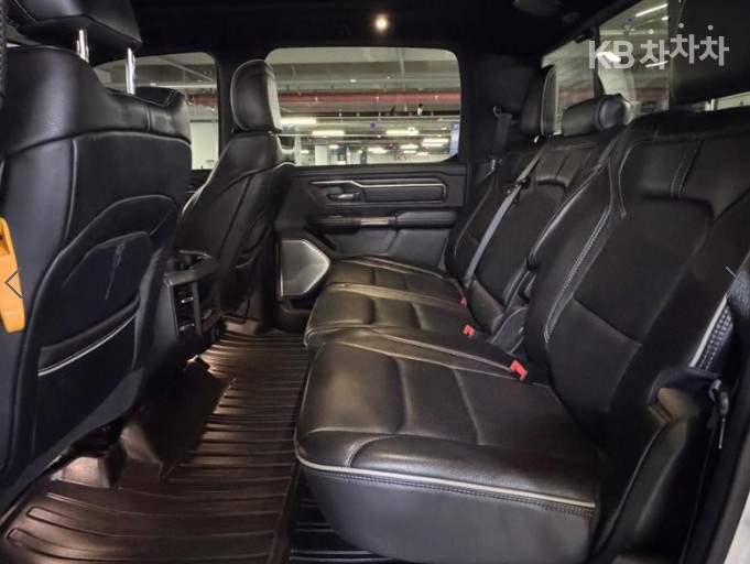 2018 Dodge Used Car photo