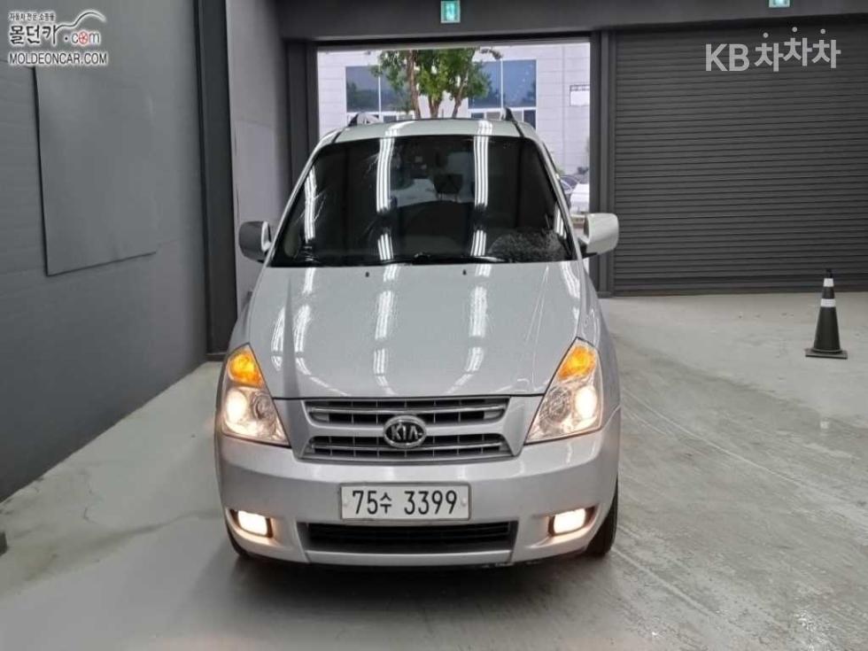 2009 - kia grand carnival