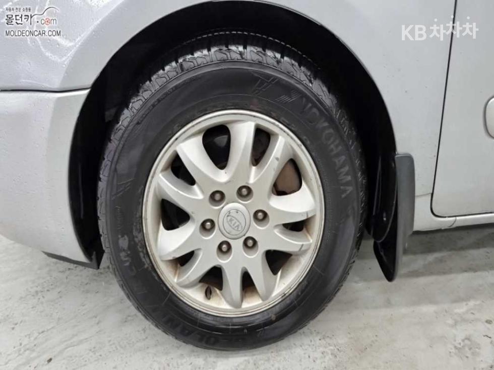 2009 - kia grand carnival