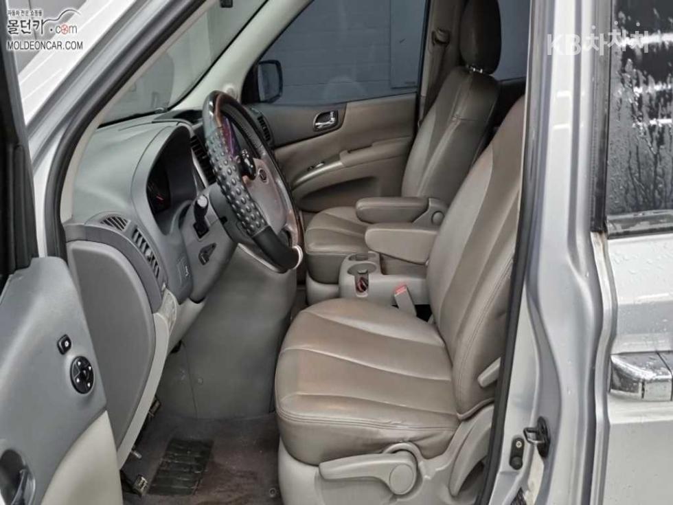 2009 - kia grand carnival