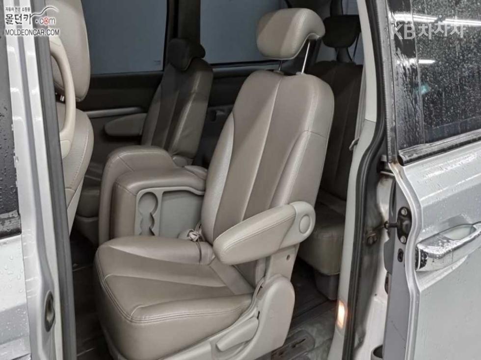 2009 - kia grand carnival