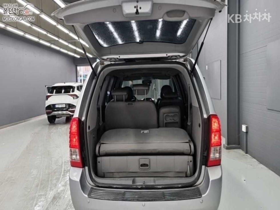 2009 - kia grand carnival