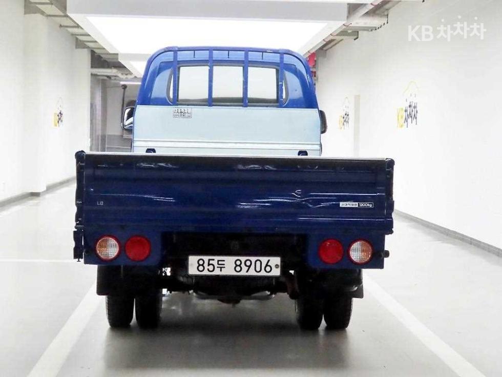 2022 - kia bongo iii