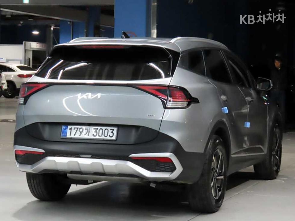2023 - kia sportage