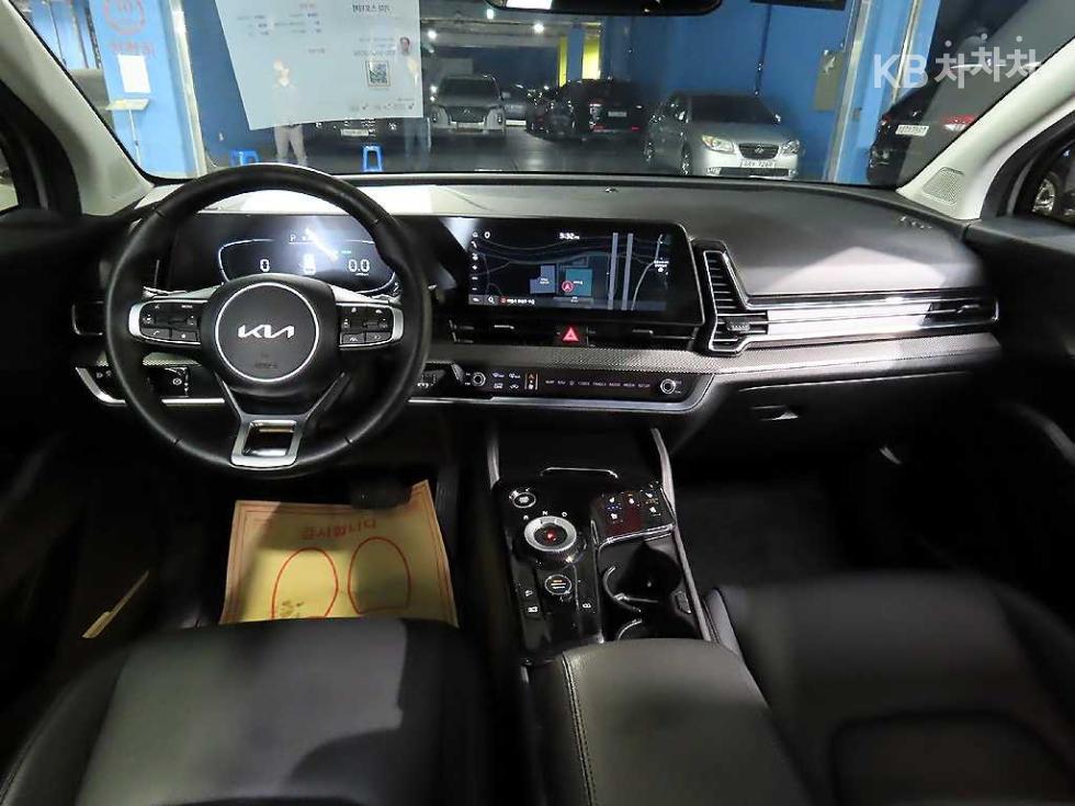 2023 - kia sportage