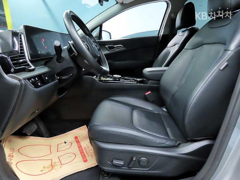 2023 - kia sportage