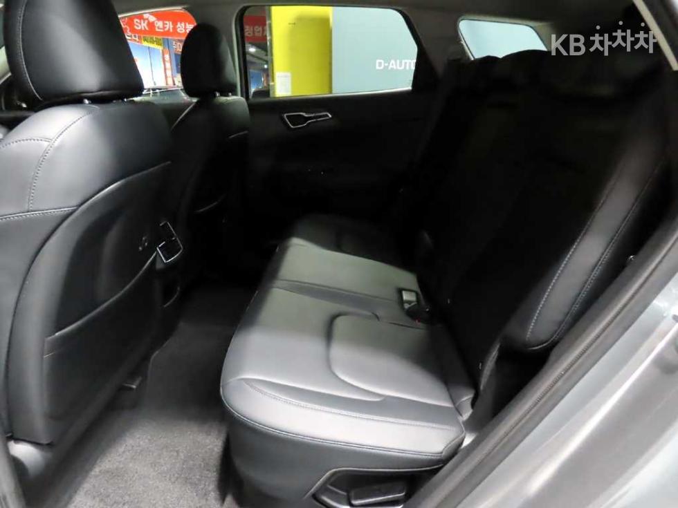 2023 - kia sportage