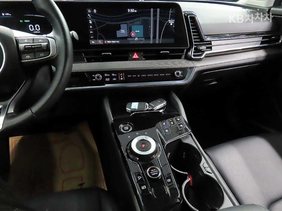 2023 - kia sportage