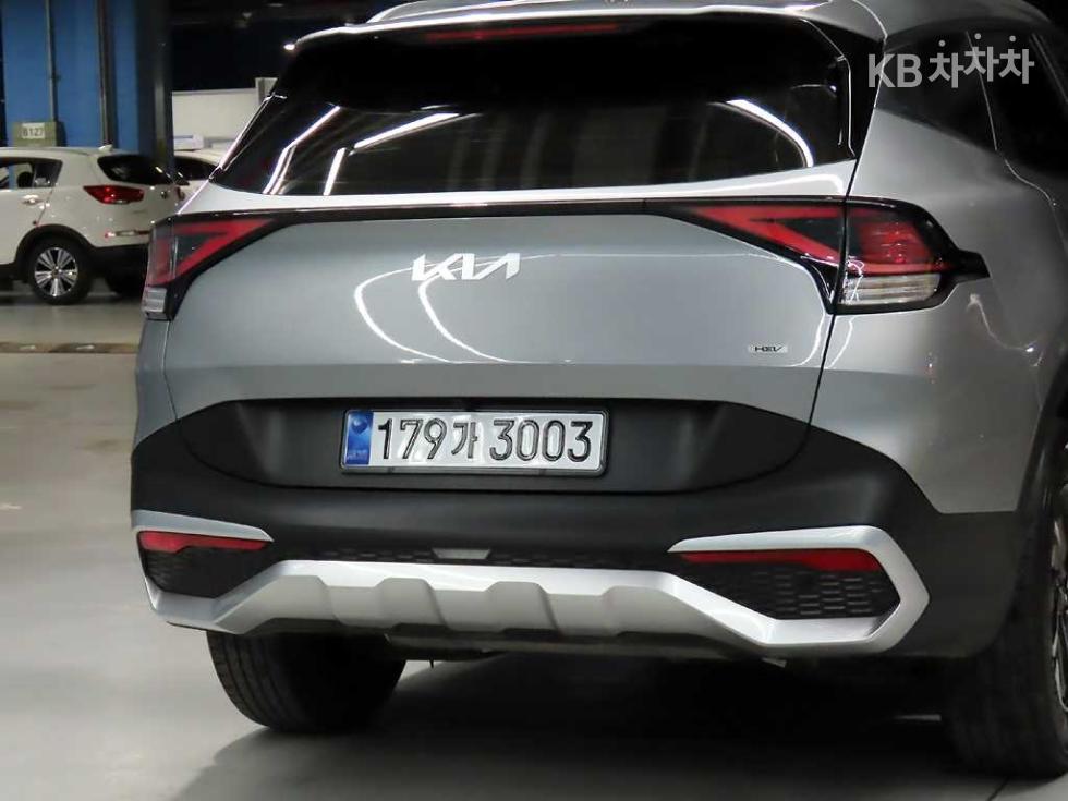 2023 - kia sportage