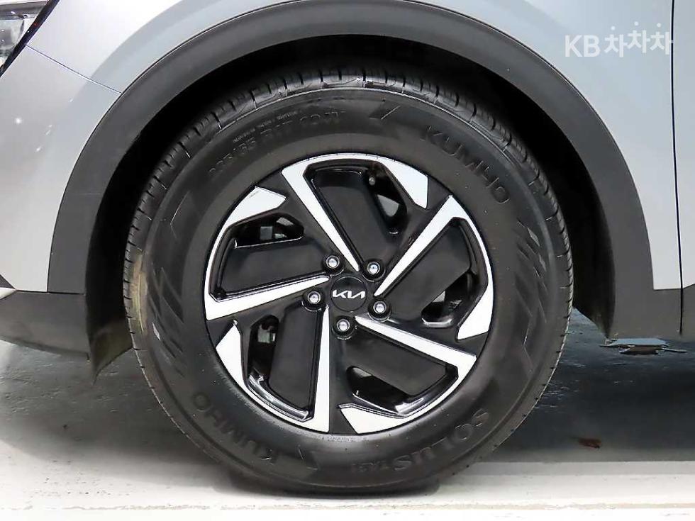 2023 - kia sportage