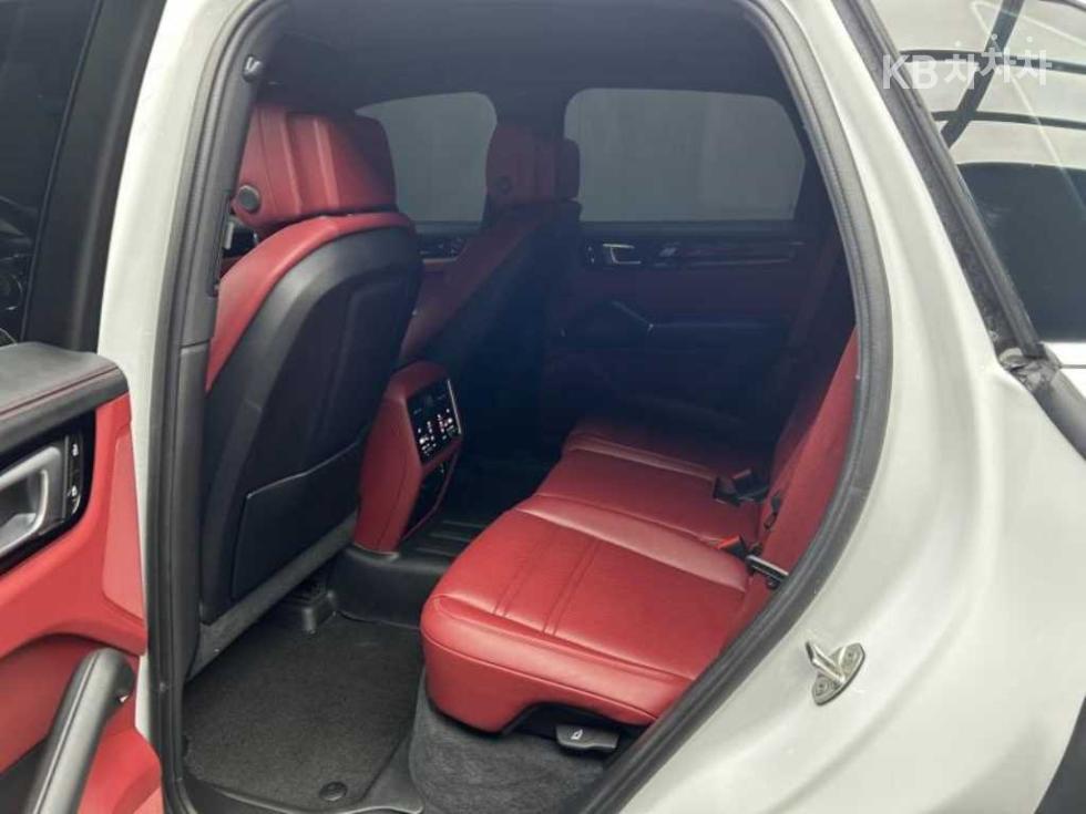 2022 Porsche (9Y0) photo