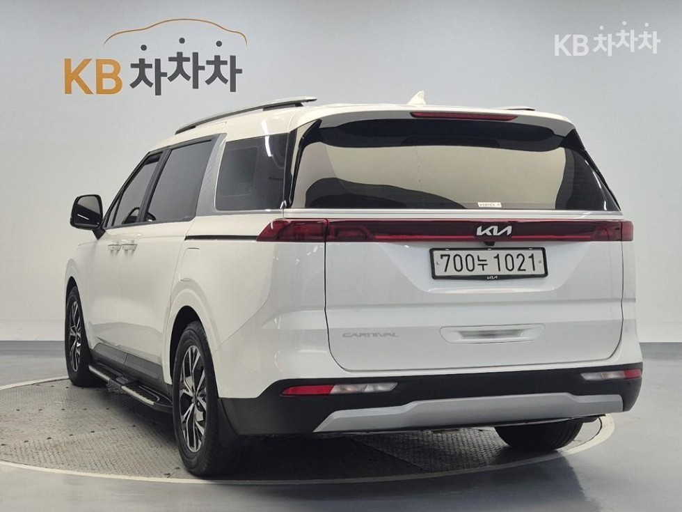 2022 - kia carnival