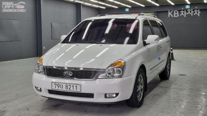Kia Carnival Grand Carnival GLX Deluxe — foto 1