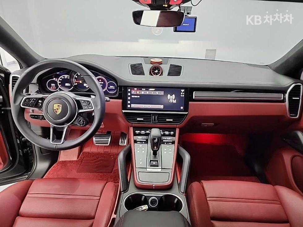 2023 Porsche (9Y0) photo